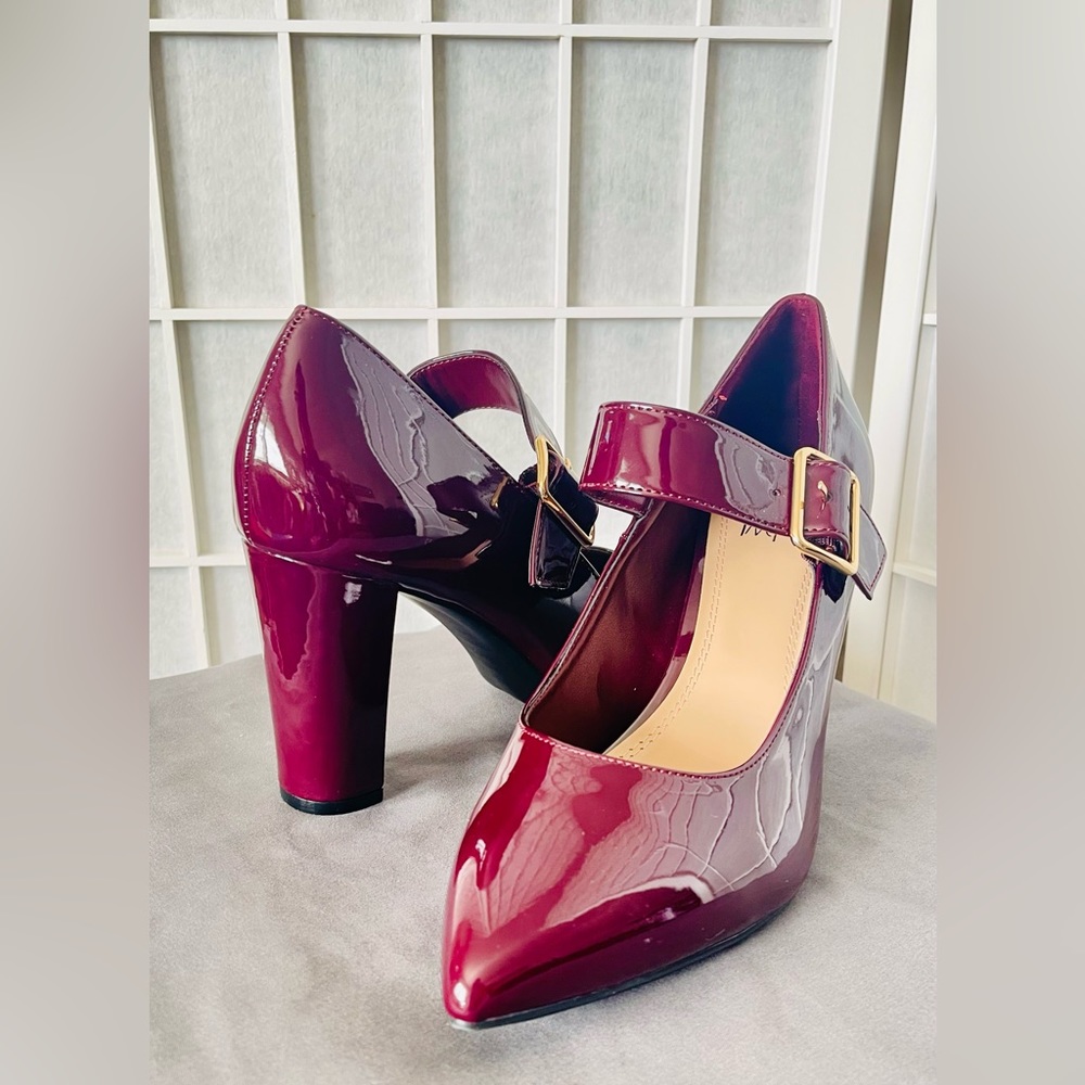 Size 11 IMPO burgundy heels